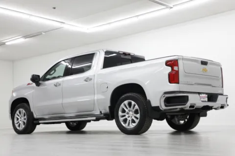 More photos of 2022 Chevrolet Silverado 1500 LTZ at Jim Falk Motors, MO
