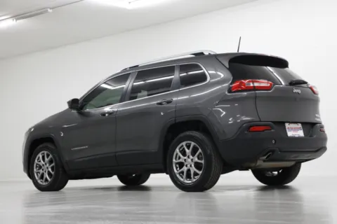 More photos of 2018 Jeep Cherokee Latitude Plus at Jim Falk Motors, MO