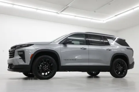 Photos of 2026 Chevrolet Traverse AWD LT for sale in Clinton, MO at Jim Falk Motors