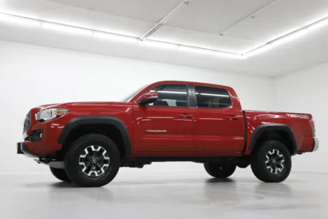 Photos of 2021 Toyota Tacoma TRD Off Road for sale in Clinton, MO at Jim Falk Motors