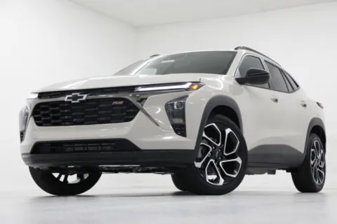 White 2026 Chevrolet Trax 2RS for sale in Clinton, MO