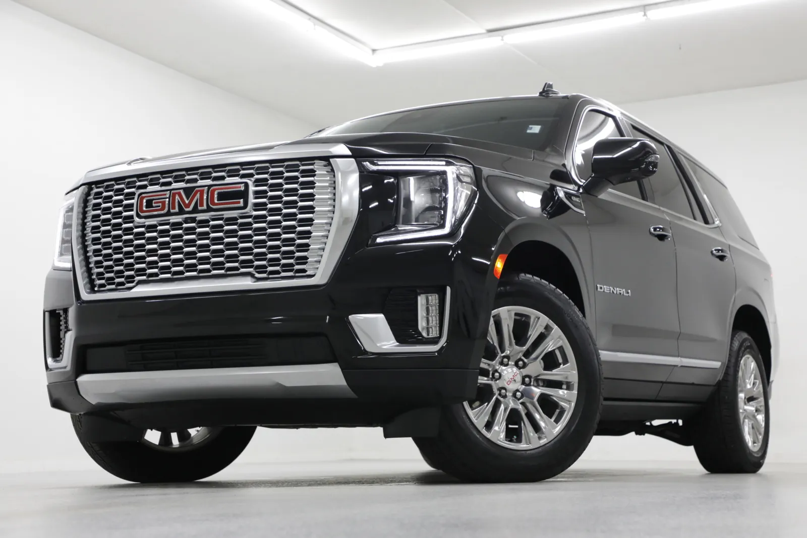 Black 2023 GMC Yukon Denali for sale in Clinton, MO