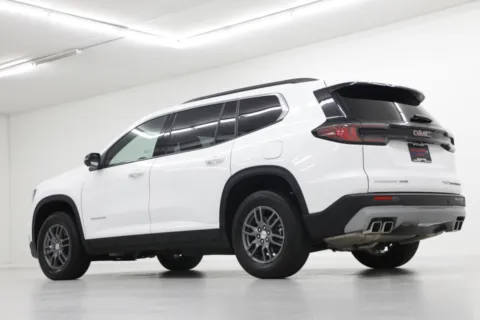 More photos of 2025 GMC Acadia AWD Elevation at Jim Falk Motors, MO