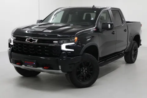 More photos of 2022 Chevrolet Silverado 1500 ZR2 at Jim Falk Motors, MO