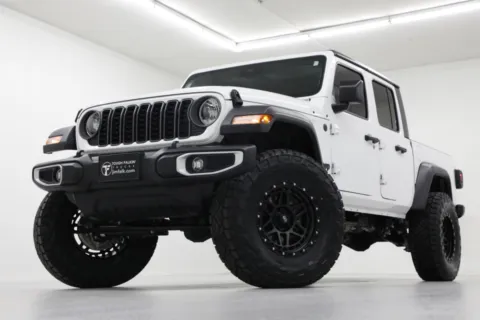 White 2025 Jeep Gladiator Sport S for sale in Clinton, MO