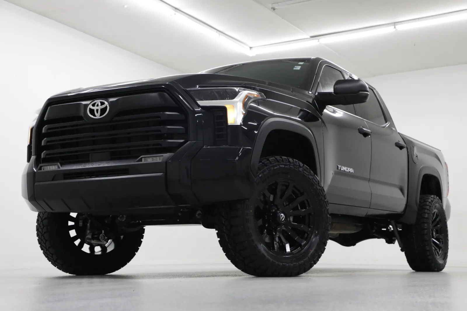 2025 Toyota Tundra SR5's photo