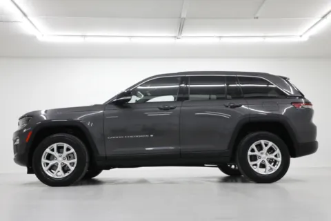 Another view of 2023 Jeep Grand Cherokee Limited for sale in Clinton, MO at Jim Falk Motors