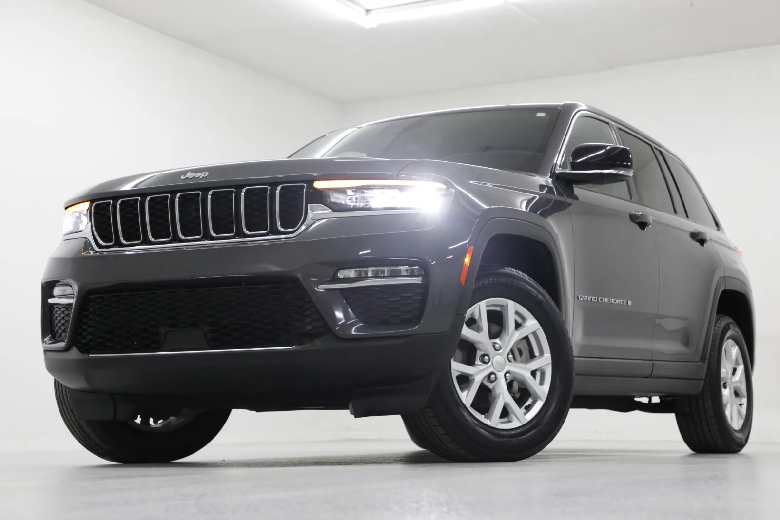 2023 Jeep Grand Cherokee Limited's photo