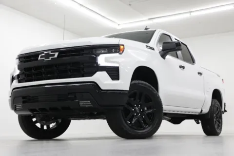 White 2026 Chevrolet Silverado 1500 LT Trail Boss for sale in Clinton, MO