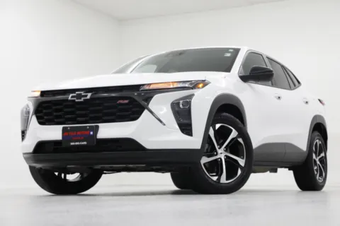 White 2024 Chevrolet Trax 1RS for sale in Clinton, MO