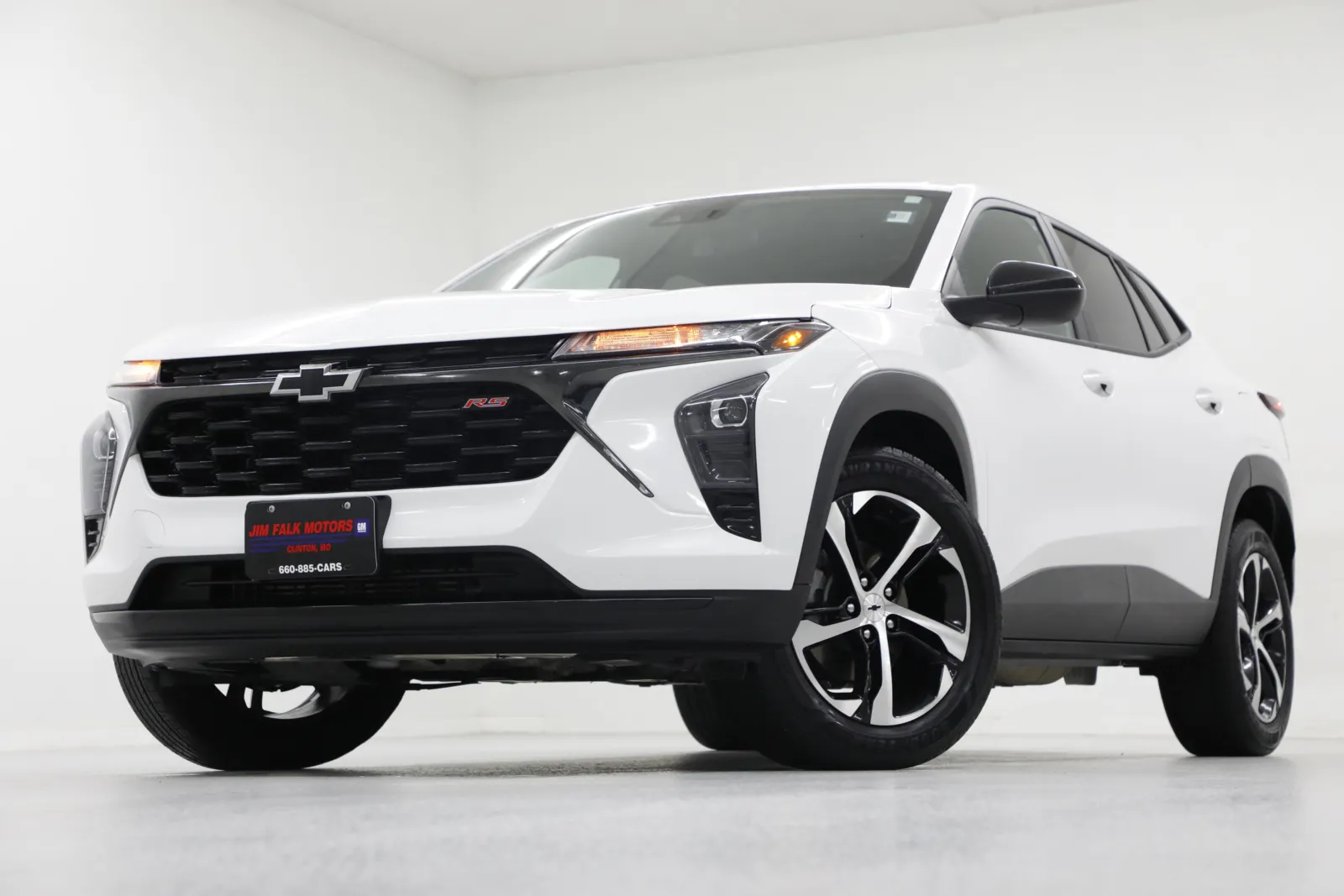 White 2024 Chevrolet Trax 1RS for sale in Clinton, MO