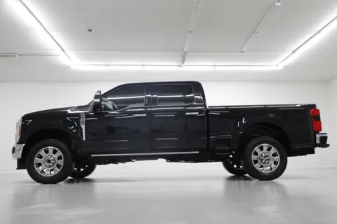 Another view of 2023 Ford Super Duty F-250 SRW LARIAT for sale in Clinton, MO at Jim Falk Motors