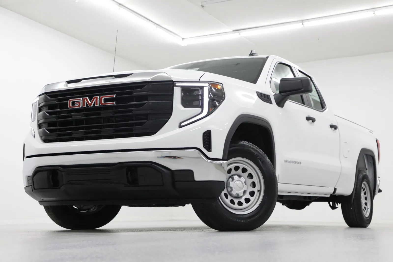 2026 GMC Sierra 1500 Pro's photo