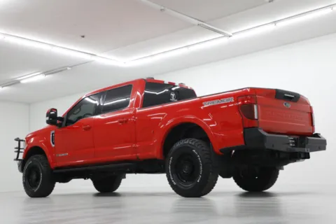 More photos of 2022 Ford Super Duty F-250 SRW LARIAT at Jim Falk Motors, MO