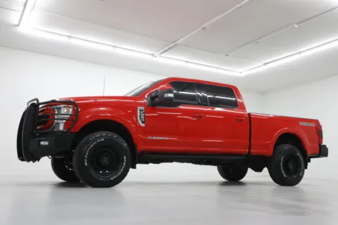 Photos of 2022 Ford Super Duty F-250 SRW LARIAT for sale in Clinton, MO at Jim Falk Motors