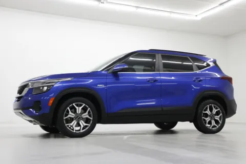 Photos of 2022 Kia Seltos EX for sale in Clinton, MO at Jim Falk Motors