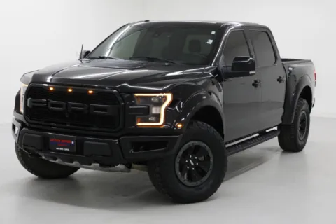 More photos of 2018 Ford F-150 Raptor at Jim Falk Motors, MO