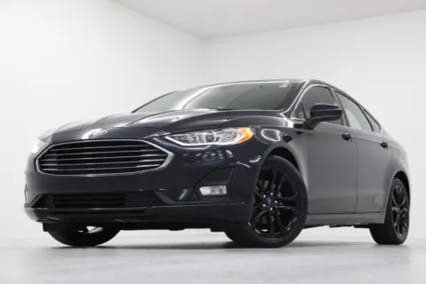 Blue 2020 Ford Fusion SE for sale in Clinton, MO