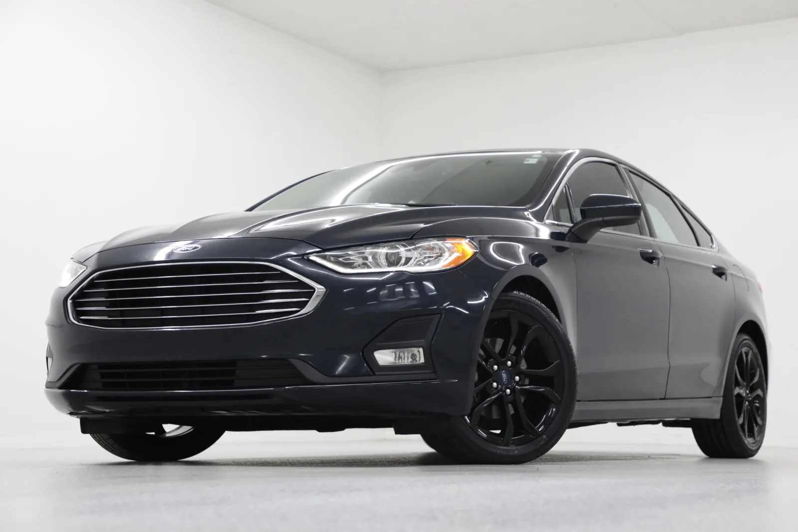 2020 Ford Fusion SE's photo