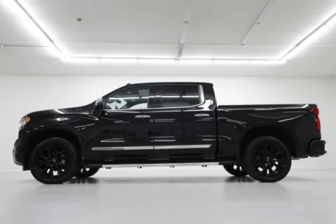 Another view of 2022 Chevrolet Silverado 1500 High Country for sale in Clinton, MO at Jim Falk Motors