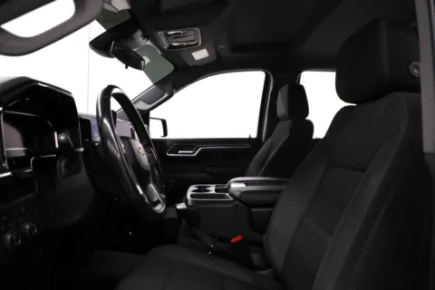 More photos of 2022 Chevrolet Silverado 1500 LT at Jim Falk Motors, MO