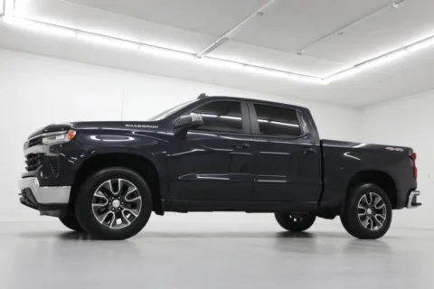 Photos of 2022 Chevrolet Silverado 1500 LT for sale in Clinton, MO at Jim Falk Motors