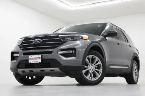 Gray 2023 Ford Explorer XLT for sale in Clinton, MO