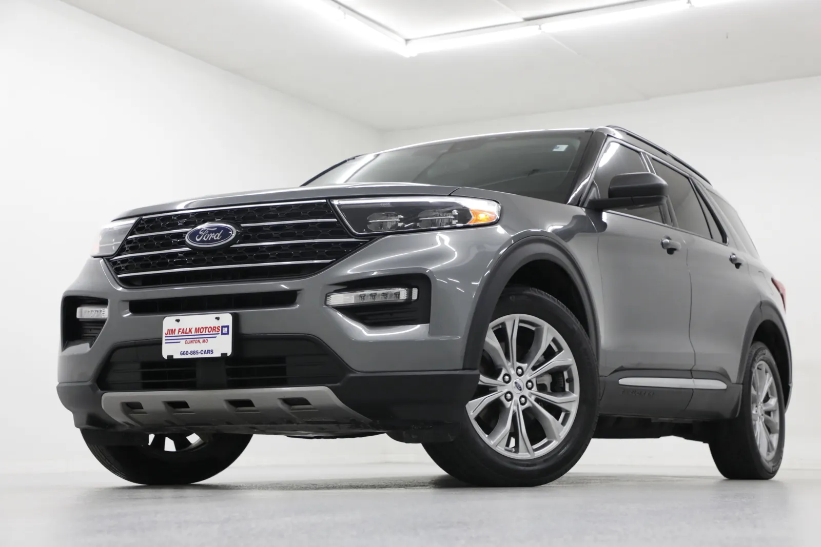 Gray 2023 Ford Explorer XLT for sale in Clinton, MO