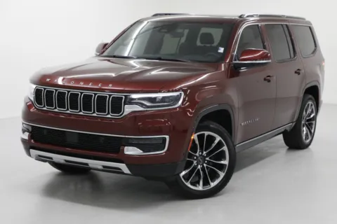 More photos of 2022 Jeep Wagoneer Series III at Jim Falk Motors, MO