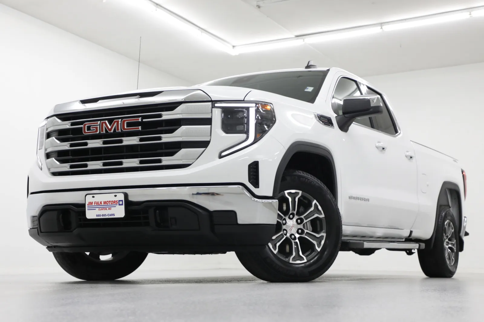 White 2024 GMC Sierra 1500 SLE for sale in Clinton, MO