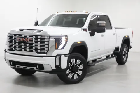 More photos of 2024 GMC Sierra 2500HD Denali at Jim Falk Motors, MO