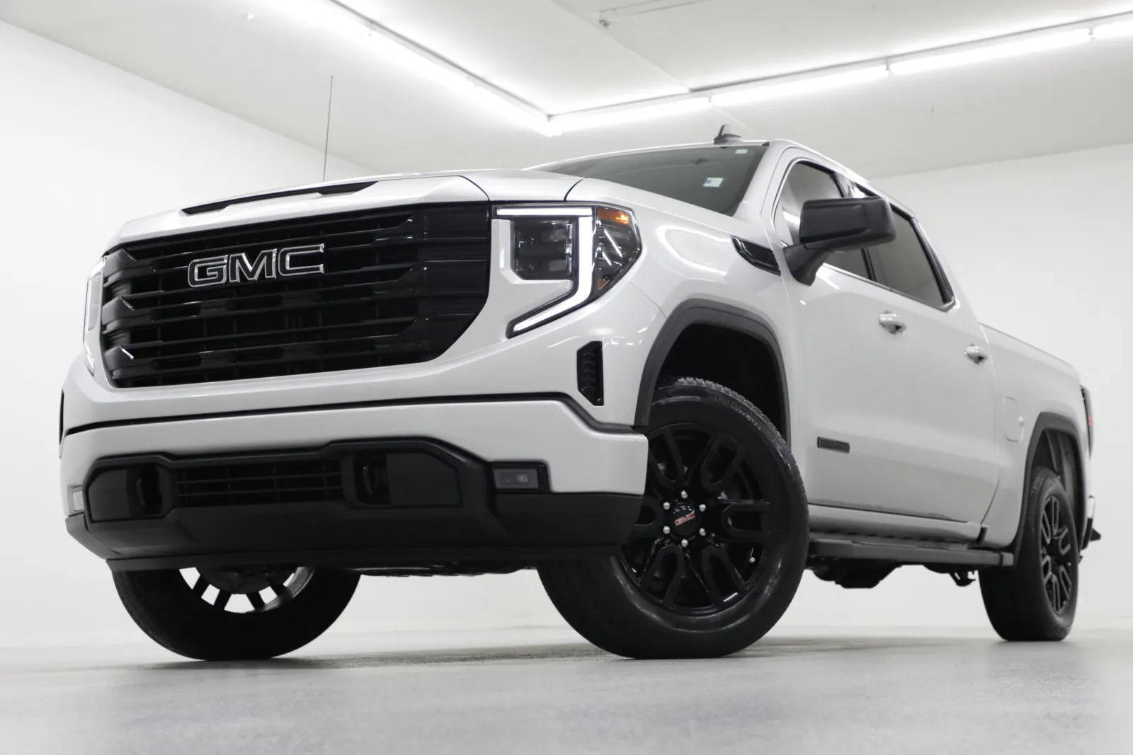 Silver 2022 GMC Sierra 1500 Elevation for sale in Clinton, MO