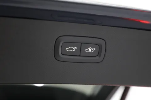 More photos of 2020 Volvo XC90 Inscription at Jim Falk Motors, MO