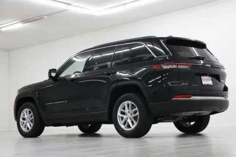 More photos of 2023 Jeep Grand Cherokee Laredo at Jim Falk Motors, MO