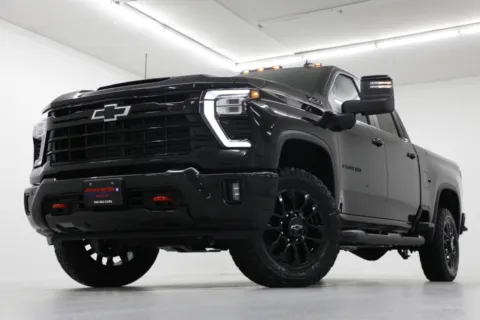 Black 2026 Chevrolet Silverado 2500HD LT for sale in Clinton, MO