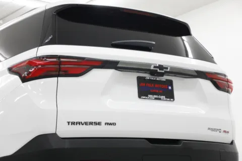 More photos of 2023 Chevrolet Traverse RS at Jim Falk Motors, MO