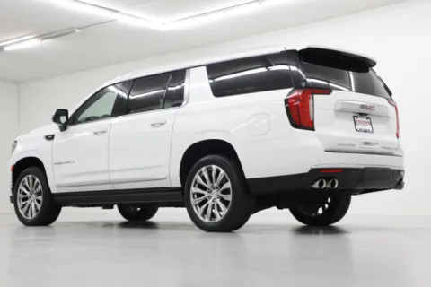More photos of 2021 GMC Yukon XL Denali at Jim Falk Motors, MO