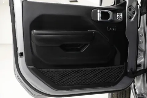 Photos of 2021 Jeep Gladiator Sport for sale in Clinton, MO at Jim Falk Motors