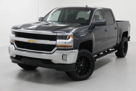 More photos of 2018 Chevrolet Silverado 1500 LT at Jim Falk Motors, MO