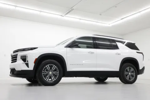 Photos of 2026 Chevrolet Traverse AWD LT for sale in Clinton, MO at Jim Falk Motors