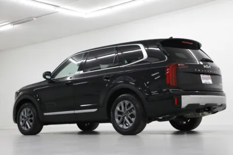 More photos of 2024 Kia Telluride LX at Jim Falk Motors, MO