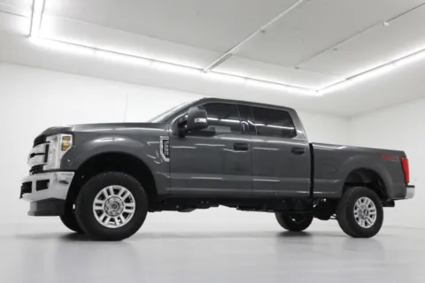 Photos of 2019 Ford Super Duty F-250 SRW XLT for sale in Clinton, MO at Jim Falk Motors