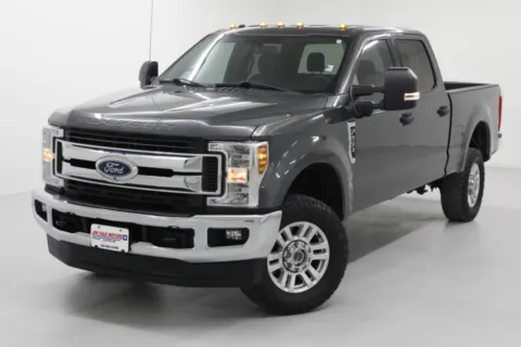 More photos of 2019 Ford Super Duty F-250 SRW XLT at Jim Falk Motors, MO