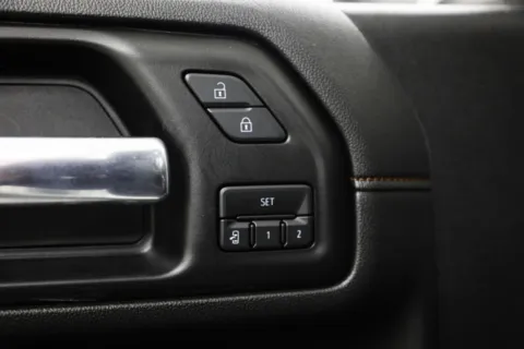 More photos of 2020 GMC Sierra 3500HD AT4 at Jim Falk Motors, MO