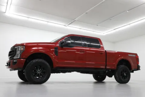 Photos of 2022 Ford Super Duty F-250 SRW LARIAT for sale in Clinton, MO at Jim Falk Motors