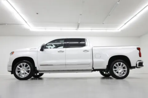 Another view of 2022 Chevrolet Silverado 1500 High Country for sale in Clinton, MO at Jim Falk Motors