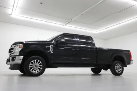 Photos of 2022 Ford Super Duty F-250 SRW LARIAT for sale in Clinton, MO at Jim Falk Motors