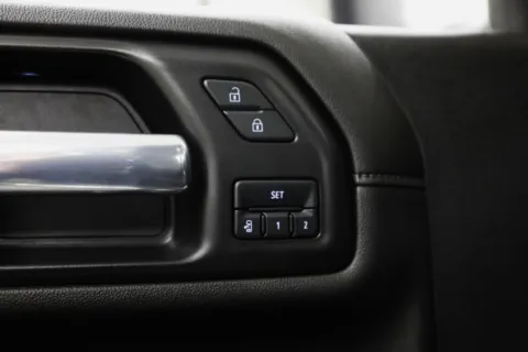 More photos of 2022 Chevrolet Silverado 3500HD High Country at Jim Falk Motors, MO