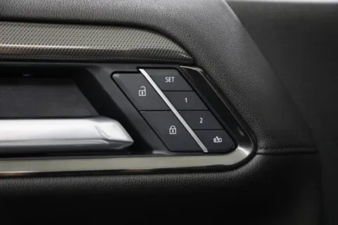 More photos of 2025 GMC Sierra 2500HD AT4 at Jim Falk Motors, MO