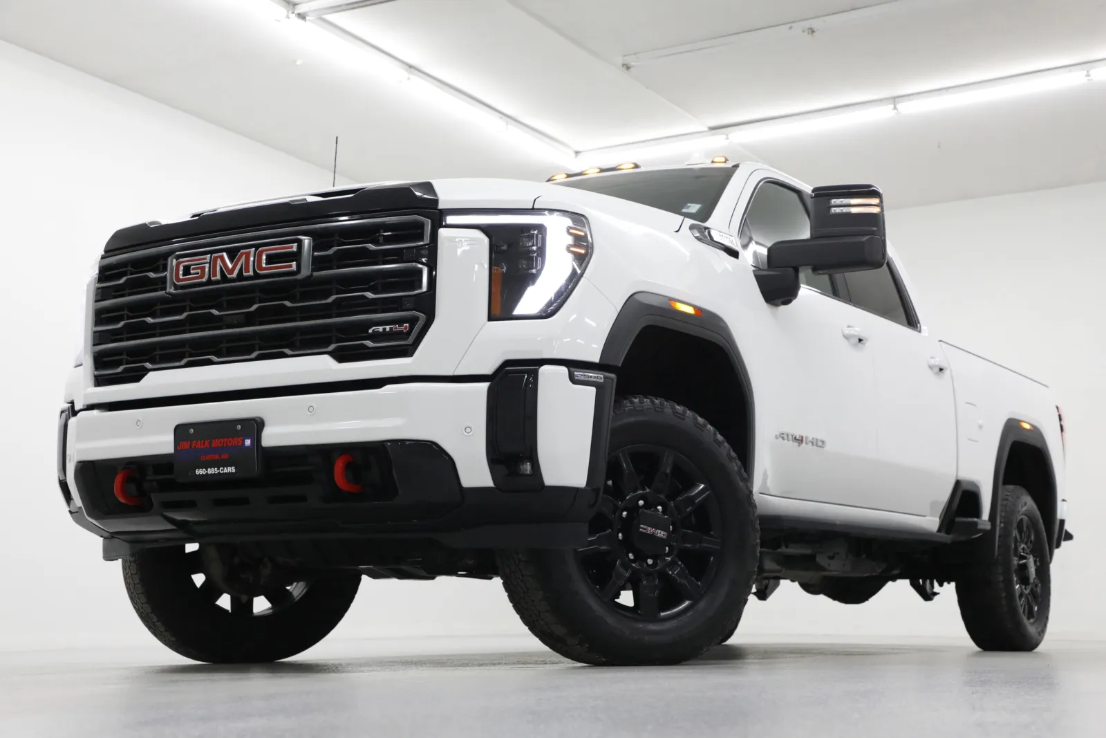 White 2025 GMC Sierra 2500HD AT4 for sale in Clinton, MO